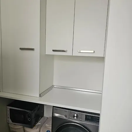 Gratitude アパート フンシャル